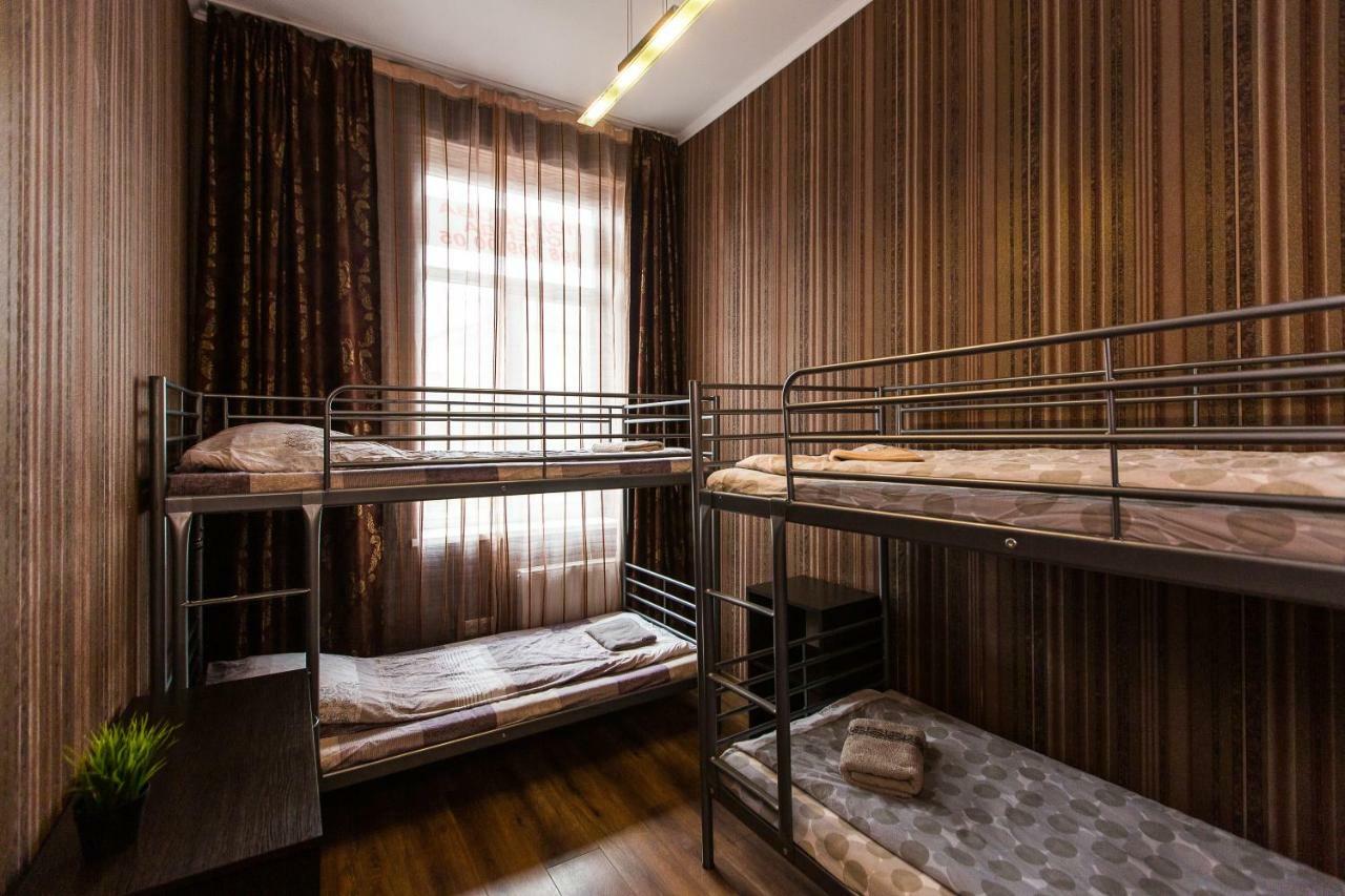 Baker'S Street Hostel ลวีฟ ภายนอก รูปภาพ